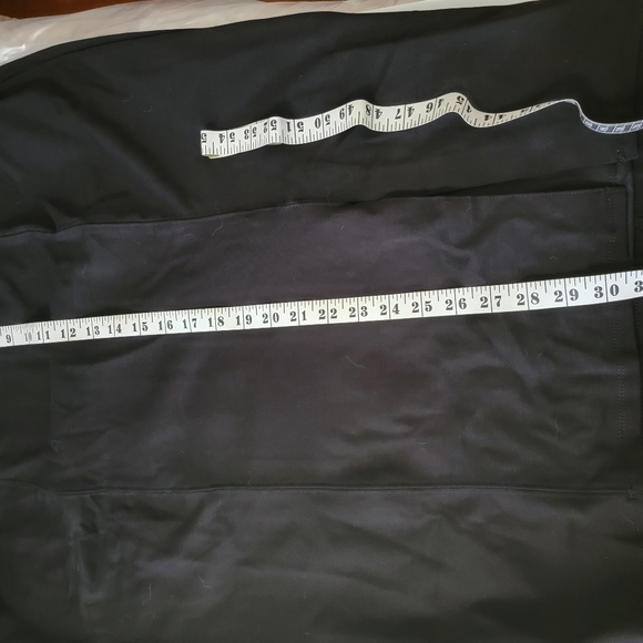 Black stretch Skirt 'NWOT' - Picture 3 of 10